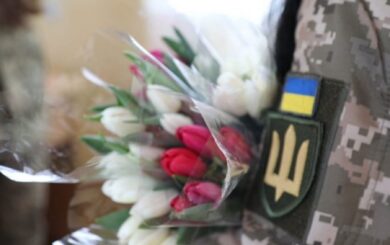 Київська працівниця РАЦСу ”одружилася” зі зниклим воїном і заробила на цьому 1 млн грн