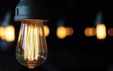 Відключення світла по всій Україні 8 січня: що відомо про графіки та причини обмежень