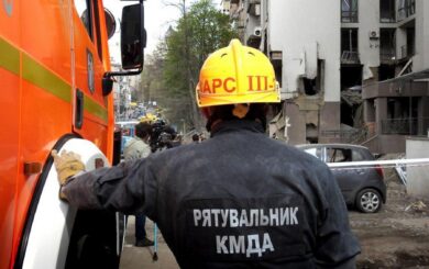 Нічна атака дронів на Київ: постраждали троє людей, є руйнування