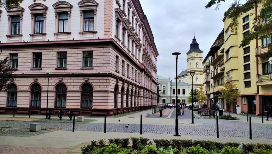 Хулиганство в центре города: полиция открыла дело после нападения на военнослужащего