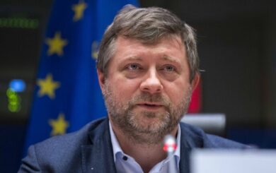 У ”Слуги народу” новий очільник: що відомо про Олександра Корнієнка