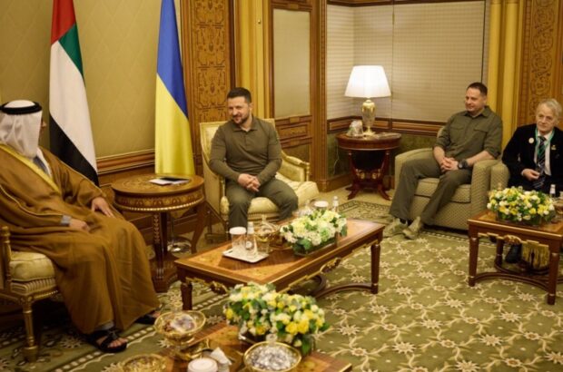 Британия подготовила команду Зеленского к переговорам с США во избежание конфликта как в Белом доме