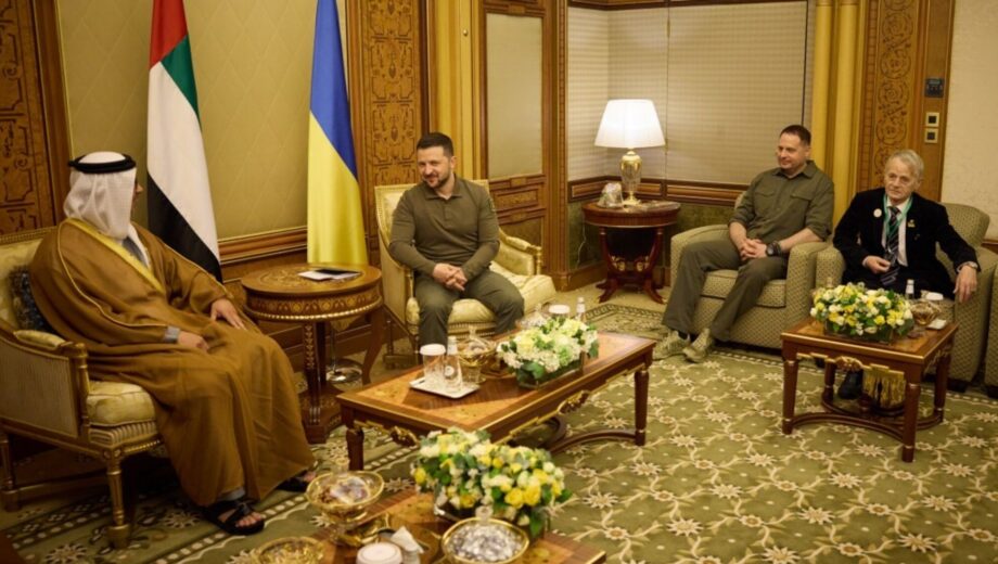 Британия подготовила команду Зеленского к переговорам с США во избежание конфликта как в Белом доме