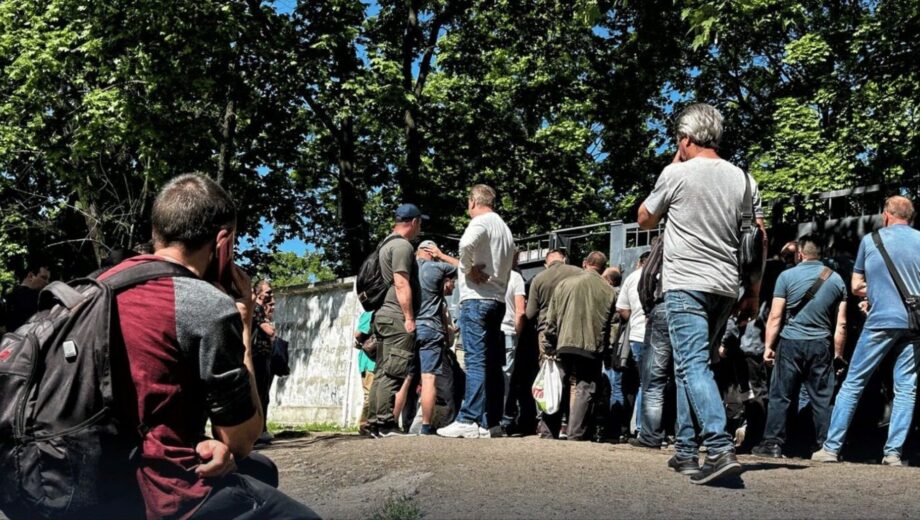Штрафи, розшук та повістки: що з 16 липня чекатиме на тих, хто не оновив дані в ТЦК