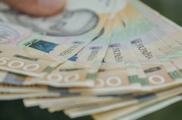 Не всім українцям виплатять зимову допомогу: хто ризикує не отримати 6 500 грн