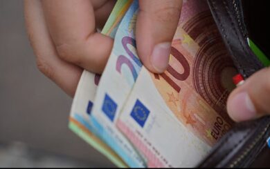 Жесткие санкции в Германии: за отказ от работы теперь полностью лишают соцвыплат