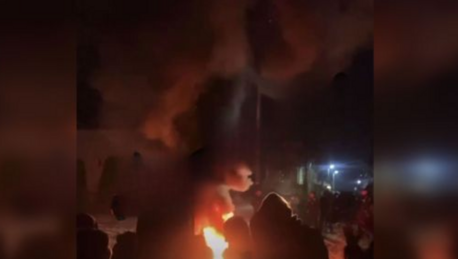 На Закарпатті роми зчинили бунт: причиною стало звільнення вбивці з в’язниці