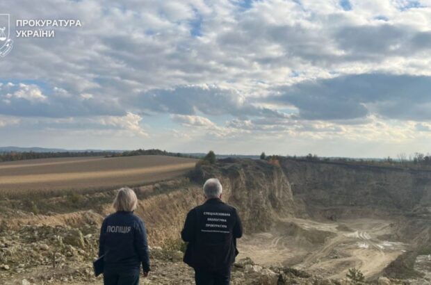 На Хмельниччині директор кар’єра незаконно видобував вапняк на сотні мільйонів