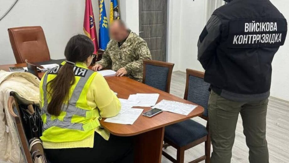 ДБР сообщило о подозрении командиру взвода, применявшему насилие к солдатам