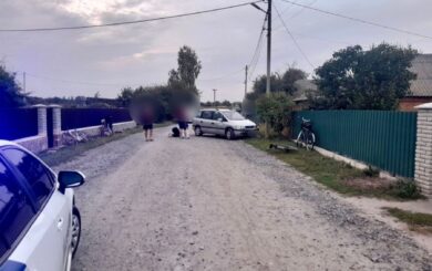 На Вінниччині автомобіль в’їхав у електроопору: одна дитина загинула, друга у лікарні