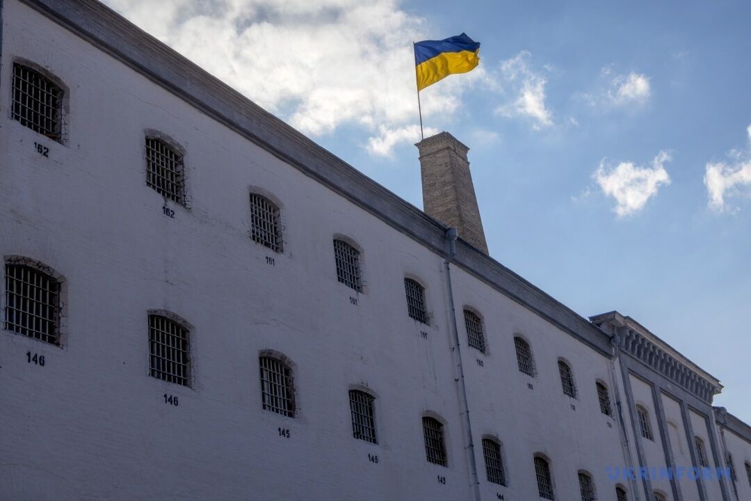 Легкие деньги и сломанная жизнь: журналисты пообщались с завербованными рф подростками в ''зеленой комнате'' столичного СИЗО