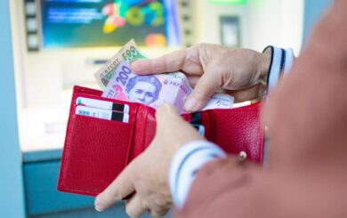 В Украине с 1 апреля стартовали выплаты 1500 грн для уязвимых категорий