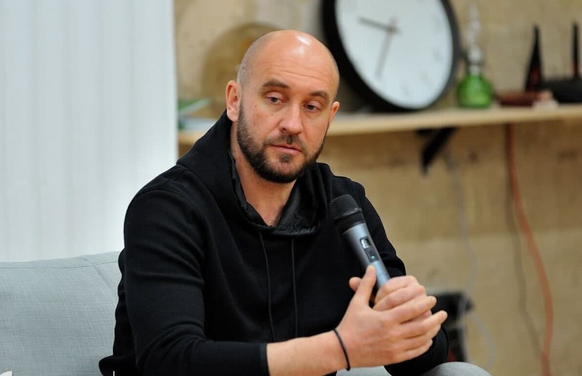 Співзасновник ''Стоп корупції'' Роман Бочкала, військовий кореспондент у ''гарячих точках'' світу, продюсер програм документальної журналістики, волонтер