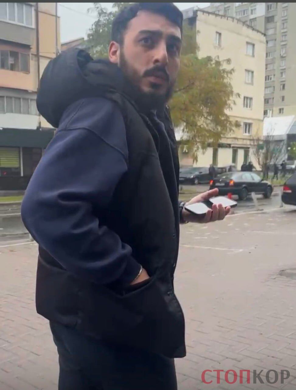 Вероятные ''Офисники'' на ул. Антоновича,172