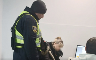 В Киевской области разоблачили женщину с микрокамерой на экзамене по ПДД: результат аннулировали