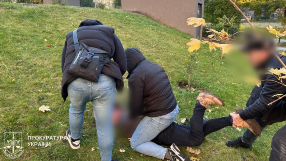В Киеве задержали экс-патрульного, который за $10 тысяч обещал »бронь» через военный институт