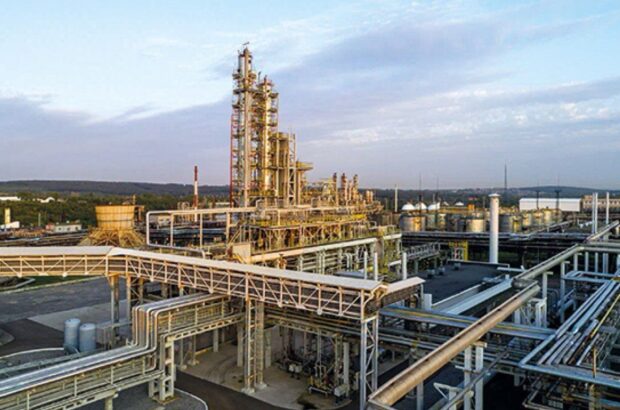 Уфу накрыл дым после удара дронов по промзоне »Башнефти»