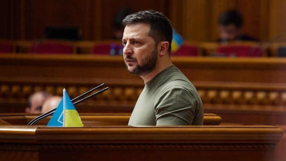 Зеленский в Раде: Украина должна сама решать свое будущее