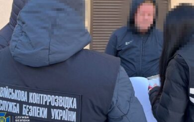 Взятки до 16,5 тысячи долларов: силовики разоблачили сеть уклонистов