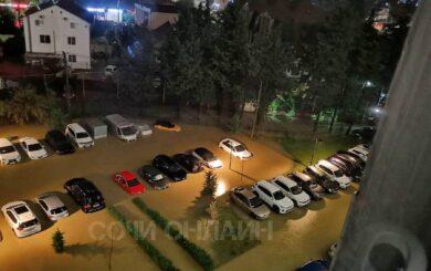 Сочи под водой: подтопление в Адлере, разрушенные дороги и смытые авто