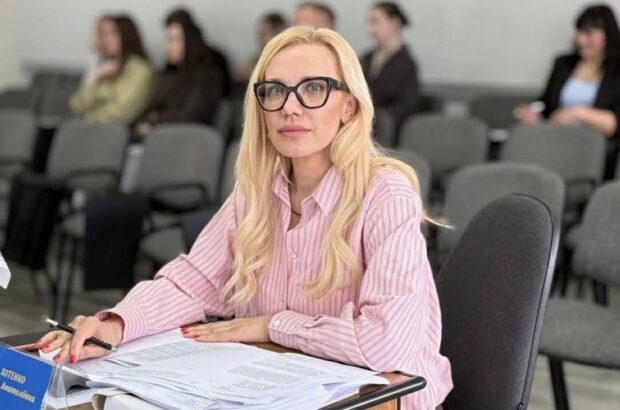 Елітне авто і квартира за копійки: деталі декларації депутатки