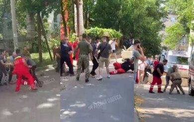 В Одессе врачи скорой помощи подали петицию к Президенту после конфликта в военкомате