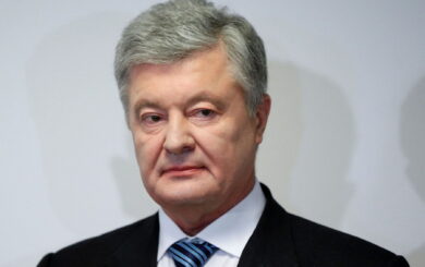 Порошенко представил новый шоколад для военных