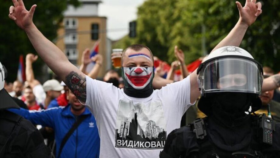 Схватки болельщиков перед матчем Сербия-Англия: пострадали англичанин и полицейский