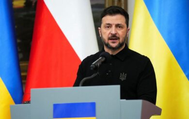 Рейтинг Зеленского упал после резкого взлета: в чем причина