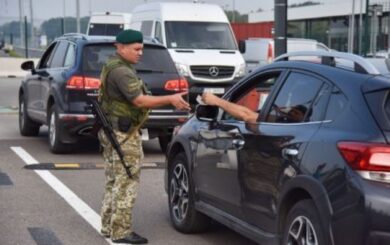 Росіяни розганяють ”зраду” про нібито масову втечу з України чоловіків 18–22 років