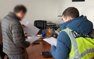 Асфальт по »золотой» цене: директор КП в Киеве получил подозрение из-за убытков более чем на 1,2 млн грн