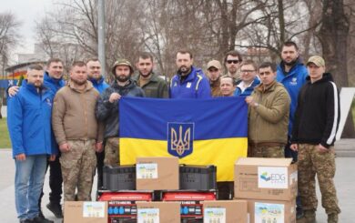 Пасха на фронте: фонд »Надежда» и Валерий Дубиль доставили груз на передовую