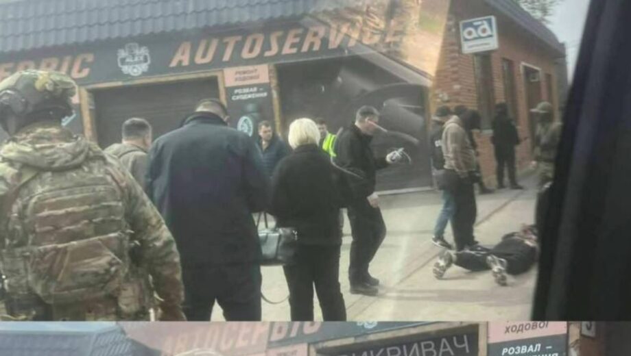 Автомобили »для фронта» продавали гражданским: громкий скандал произошел под Киевом