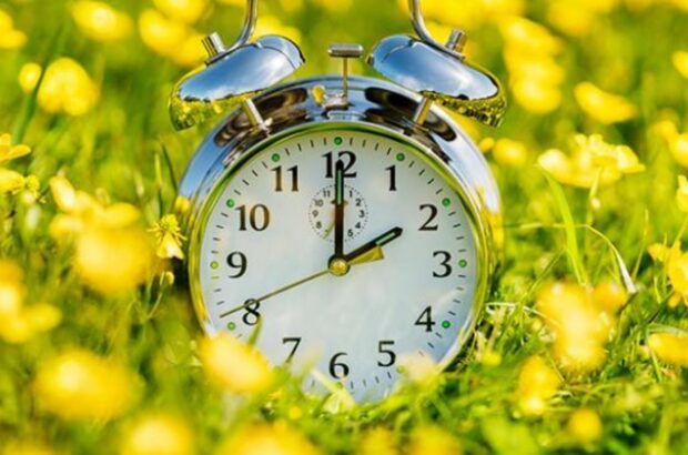 Україна переходить на літній час у 2026 році: коли переводити годинники та чи скасували зміну часу