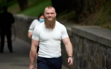 Артем Дмитрук, оголошений в міжнародний розшук, брав участь у голосуваннях онлайн