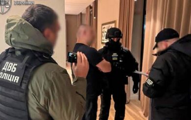 Отмывали деньги с кибератак: в Украине разоблачили еще одного участника международной хакерской сети