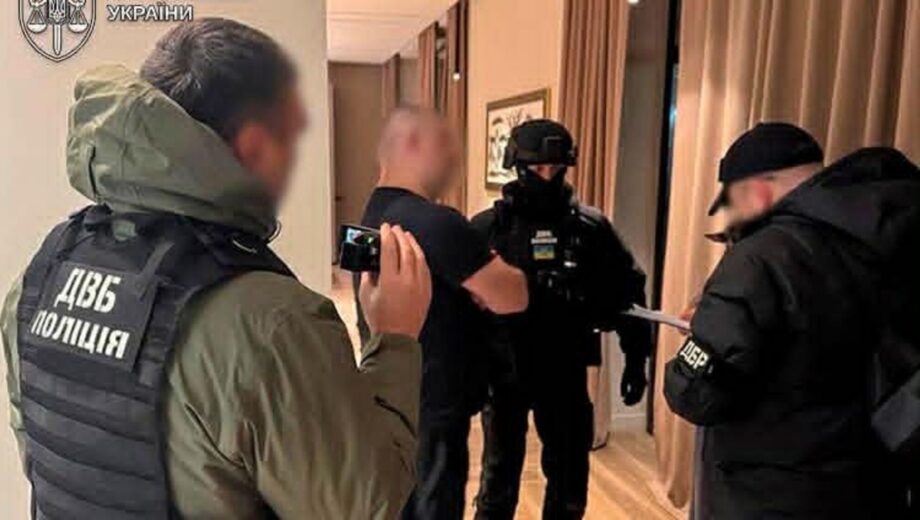 Отмывали деньги с кибератак: в Украине разоблачили еще одного участника международной хакерской сети
