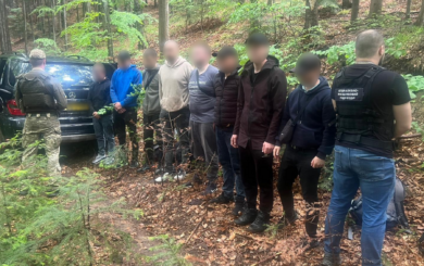 На Буковине задержали 8 уклонистов, пытавшихся пересечь границу с Румынией