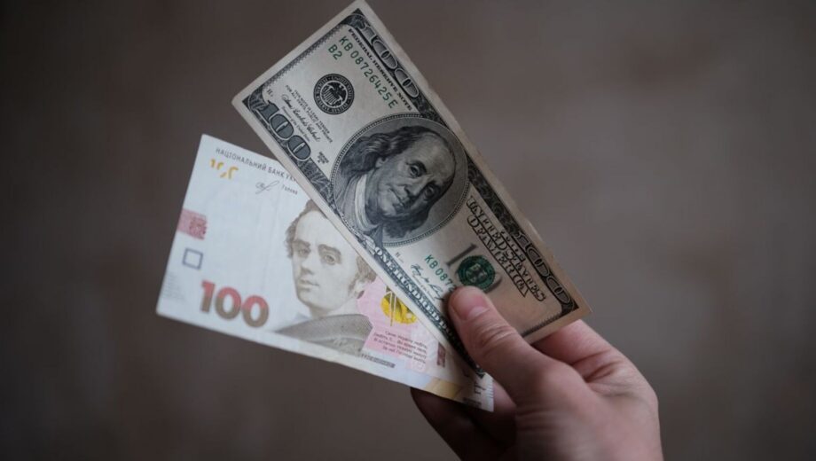 Каким будет курс доллара в 2025 году: прогноз от банкиров