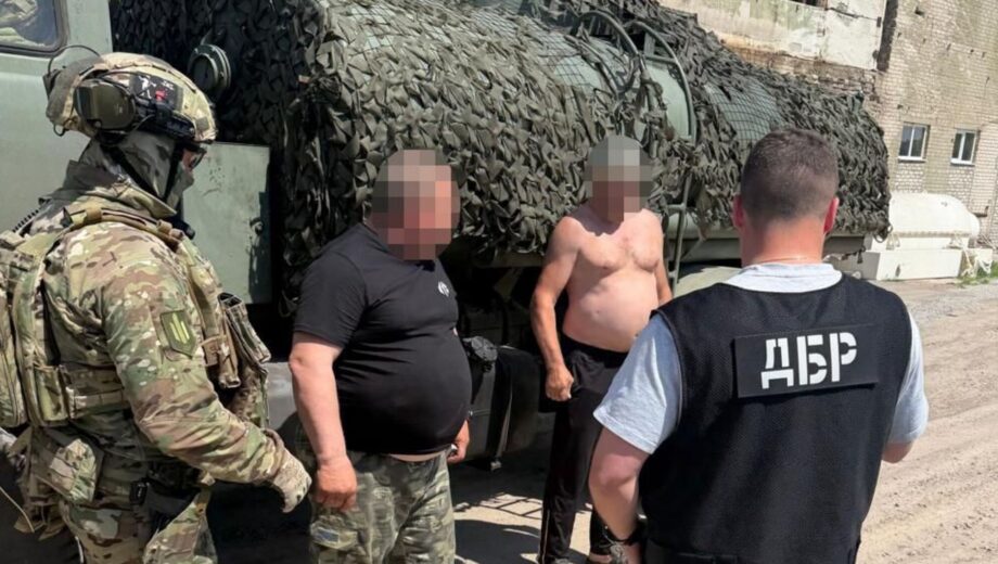 ДБР разоблачило схему продажи горючего в военной части на Хмельнитчине (видео)