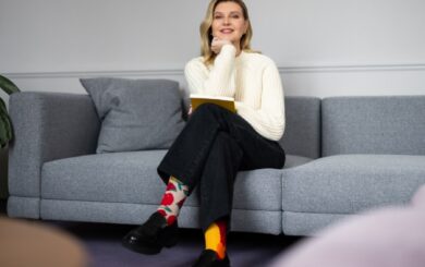 Елена Зеленская надела разные носки в знак поддержки людей с синдромом Дауна