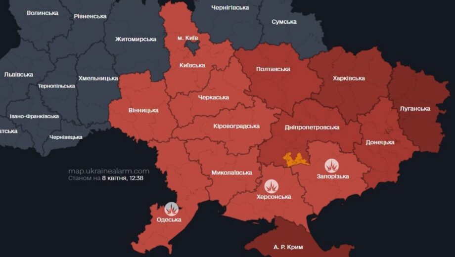 В Україні оголошена масштабна тривога: в Херсоні, Одесі та Запоріжжі пролунали вибухи