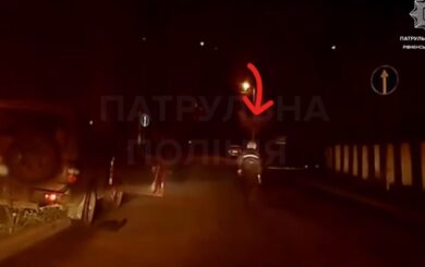 У Рівному 14-річний підліток намагався втекти від поліції на викраденому Mitsubishi Pajero