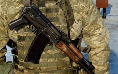 Залишив автомат у парку: у Львові судили викладача військової академії