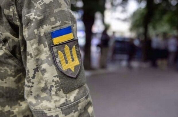 Напад на військовослужбовця під час перевірки документів: в Одесі затримали озброєного чоловіка