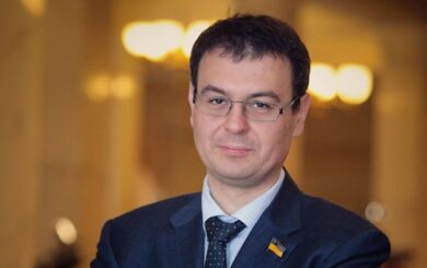 ”Цінник за машину” чи закон: депутат про корупцію на митниці