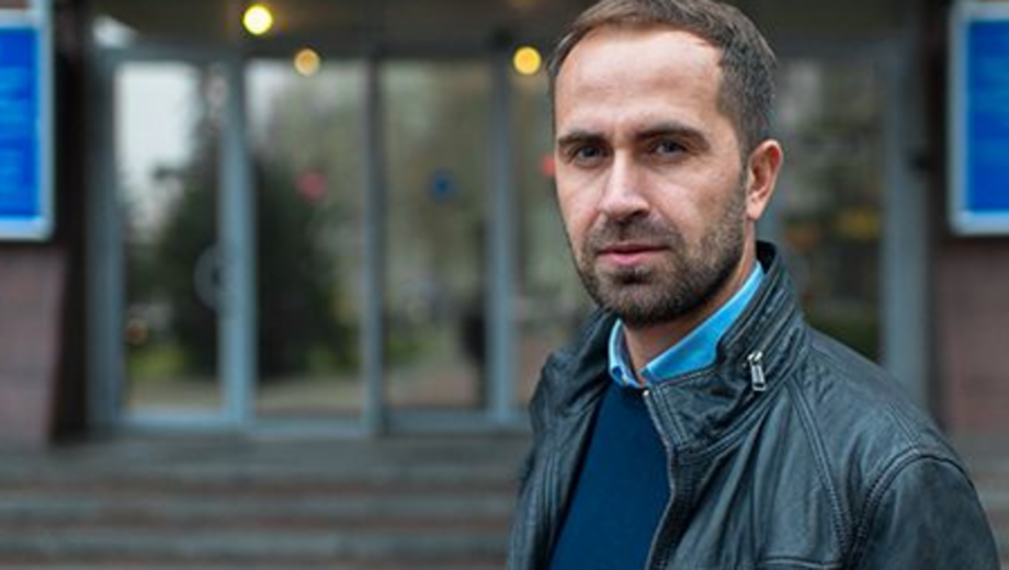 Співробітники ТЦК добу утримують головреда ”Економічної правда” Дмитра Дєнкова без зв’язку