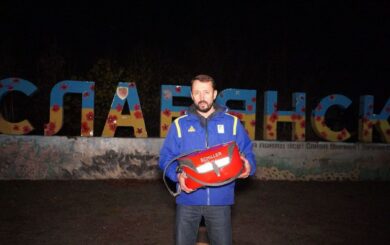 БФ »Надежда», Валерий Дубиль, »Эпицентр» и семья Герег доставят аппараты непрямого массажа сердца в стабпункты