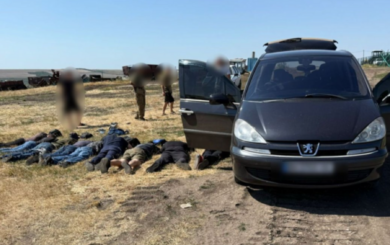 Затримання на Одещині: авто з 8 чоловіками намагалося перетнути кордон