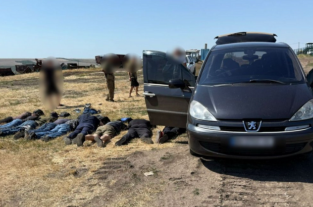 Затримання на Одещині: авто з 8 чоловіками намагалося перетнути кордон
